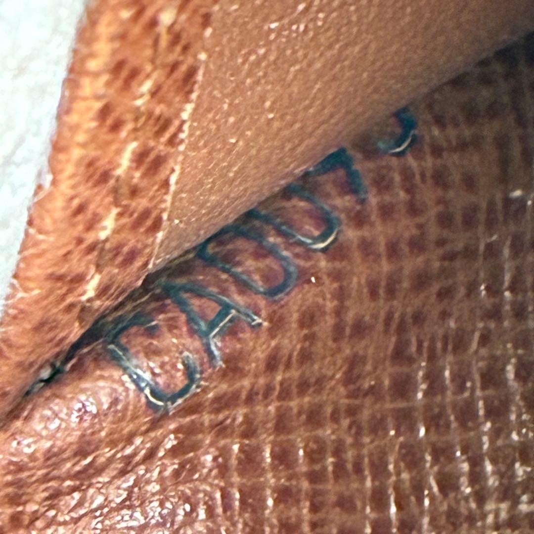 極美品　50 LOUIS VUITTON モノグラム がま口　二つ折り財布ht5