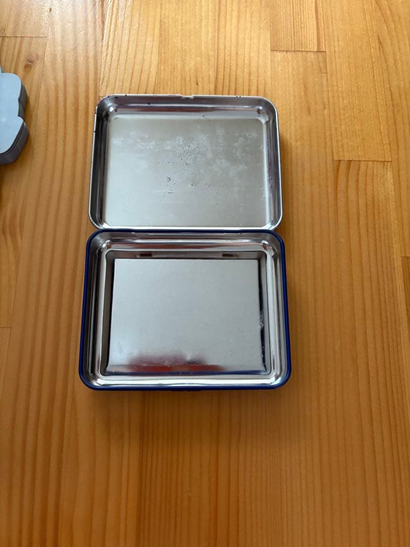 ハローキティ　大阪キティ物語　ご当地３点セット　缶入り　メモ　がま口ポーチ