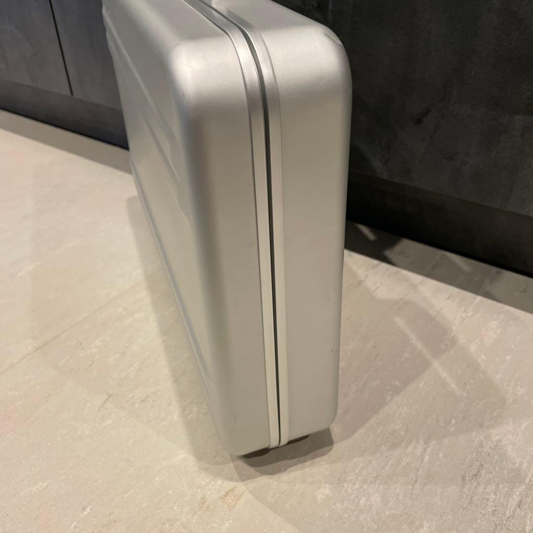 ゼロハリバートン アタッシュケース シルバー