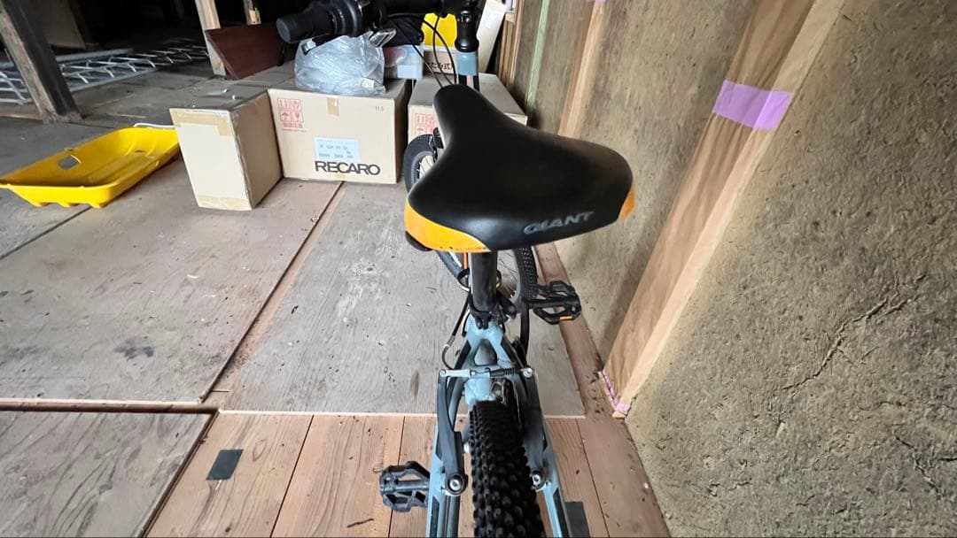 GIANT ジュニアスポーツバイク 24インチ グレー