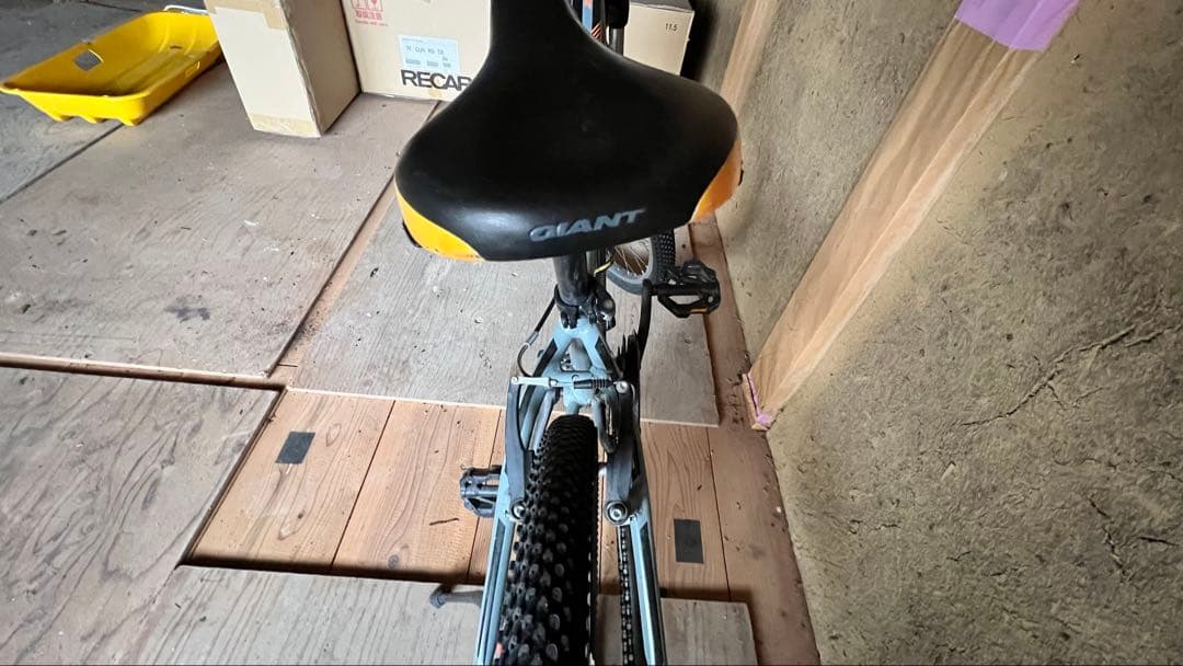 GIANT ジュニアスポーツバイク 24インチ グレー