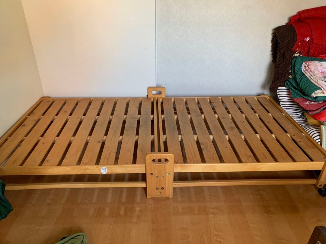 木製シングルサイズ折りたたみベッド
