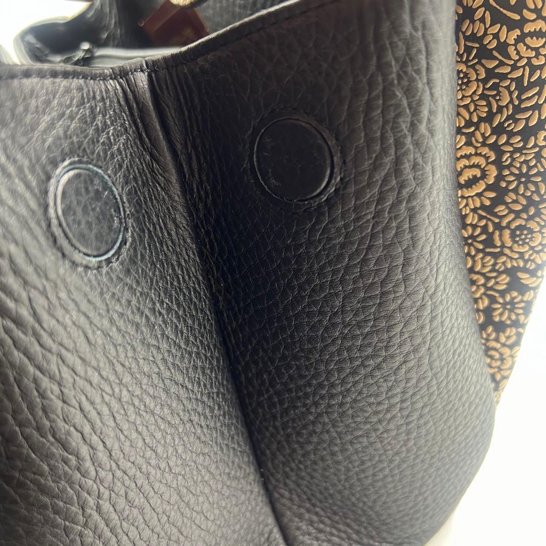 未使用 定価13万 CRESCEND 和装用バッグ 黒とベージュの薔薇　印伝