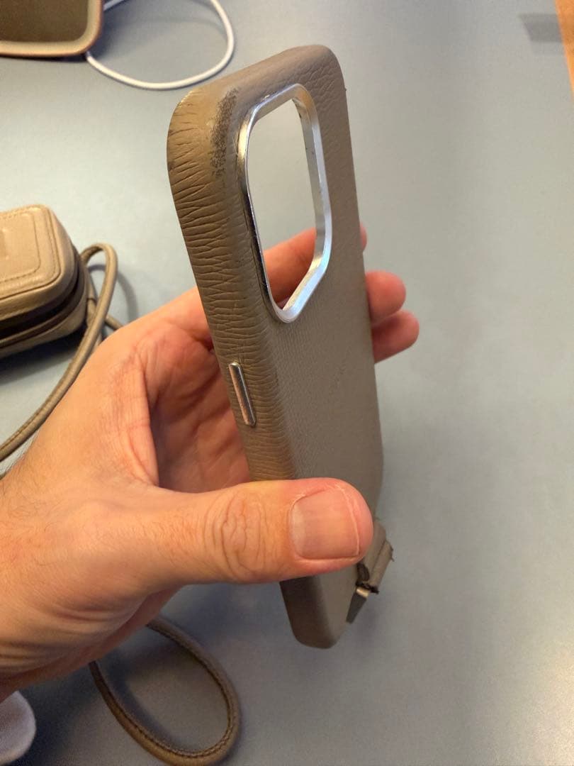 objects.io ケース・ストラップ付きマイクロバッグ　15 PRO MAX