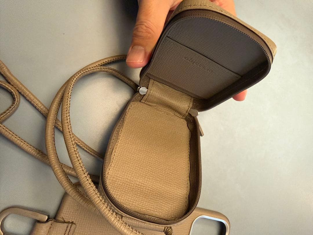 objects.io ケース・ストラップ付きマイクロバッグ　15 PRO MAX