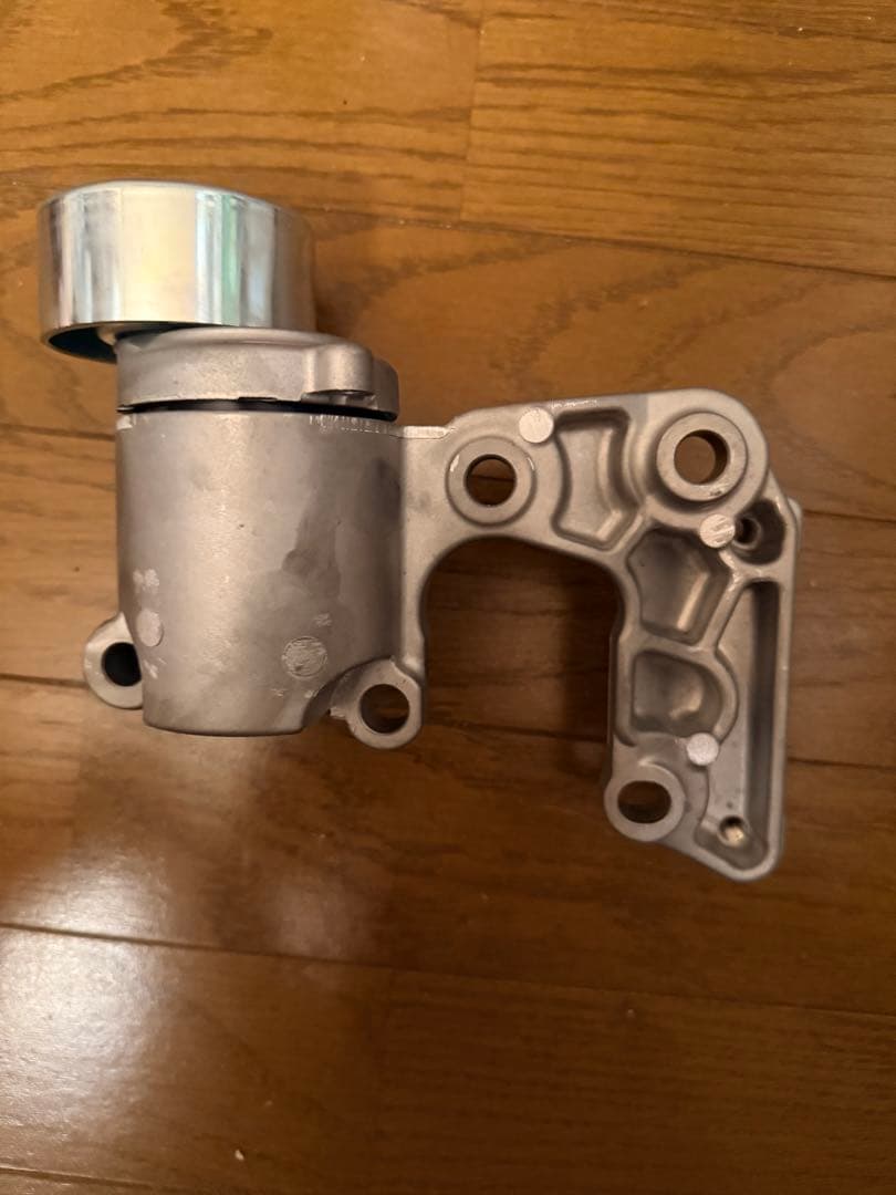 レクサス クラウン　オートテンショナー トヨタ 16620-31021