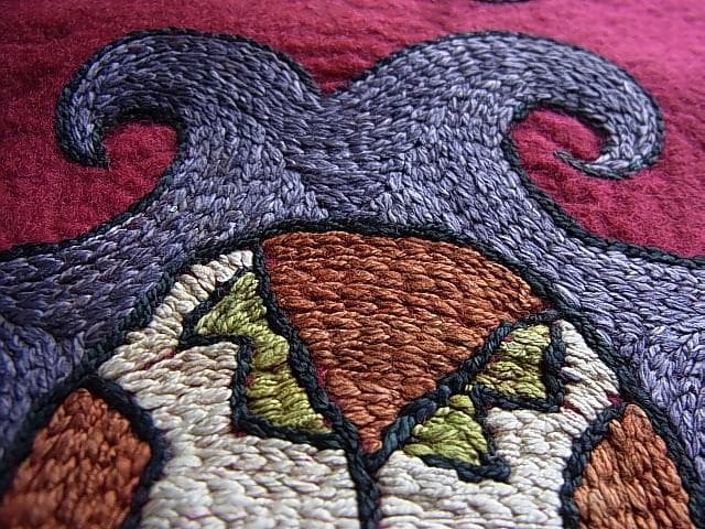 ★S0812★四方80㎝ 古い刺繍布　魔除布　ナイン・シャーマン アンティーク