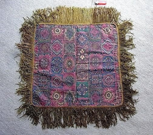 ★S0812★四方80㎝ 古い刺繍布　魔除布　ナイン・シャーマン アンティーク