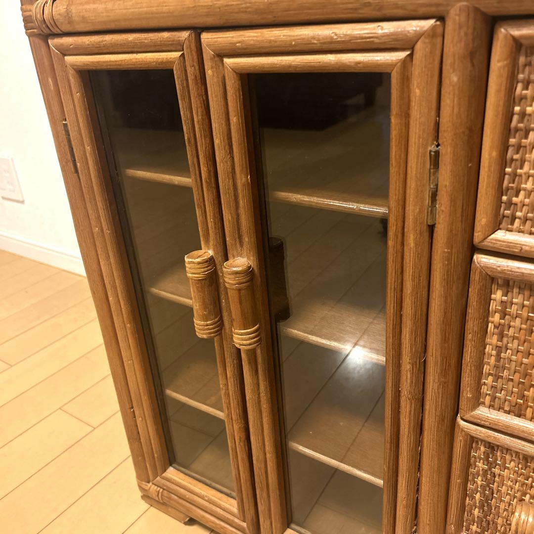 ラタン 籐家具 サイドボードチェスト 4段 ヴィンテージ ガラス扉