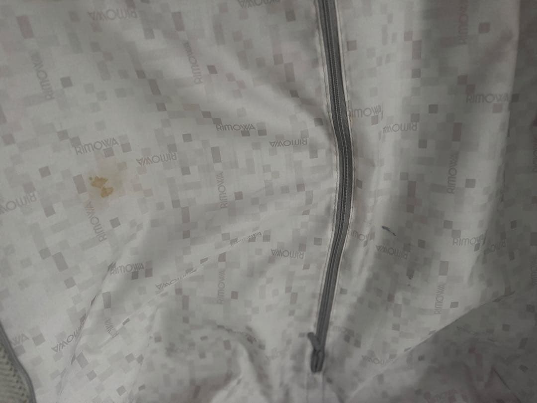 リモワ　サルサ　810.70-4　78リットル　中古美品　4輪 シルバー