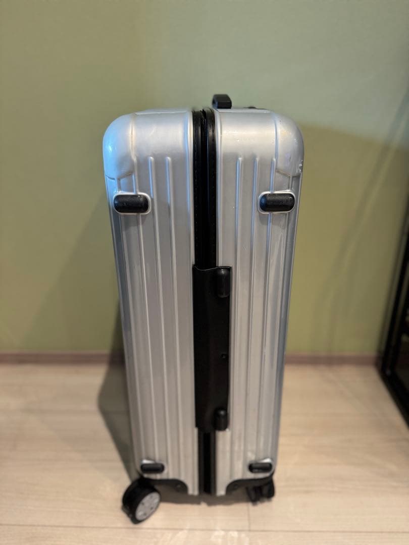 リモワ　サルサ　810.70-4　78リットル　中古美品　4輪 シルバー