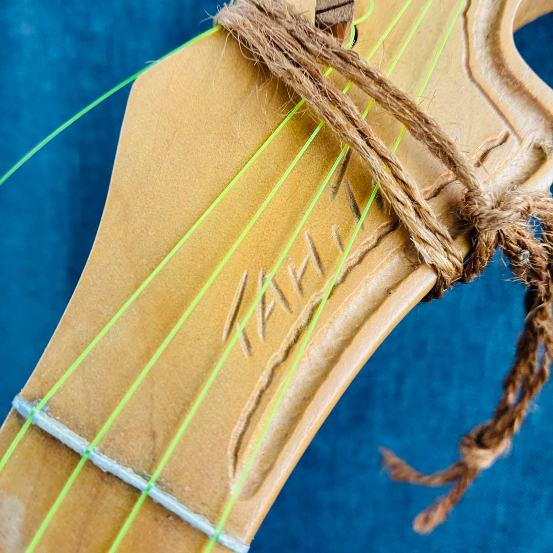 木製弦楽器 伝統的なデザイン タヒチアンウクレレ