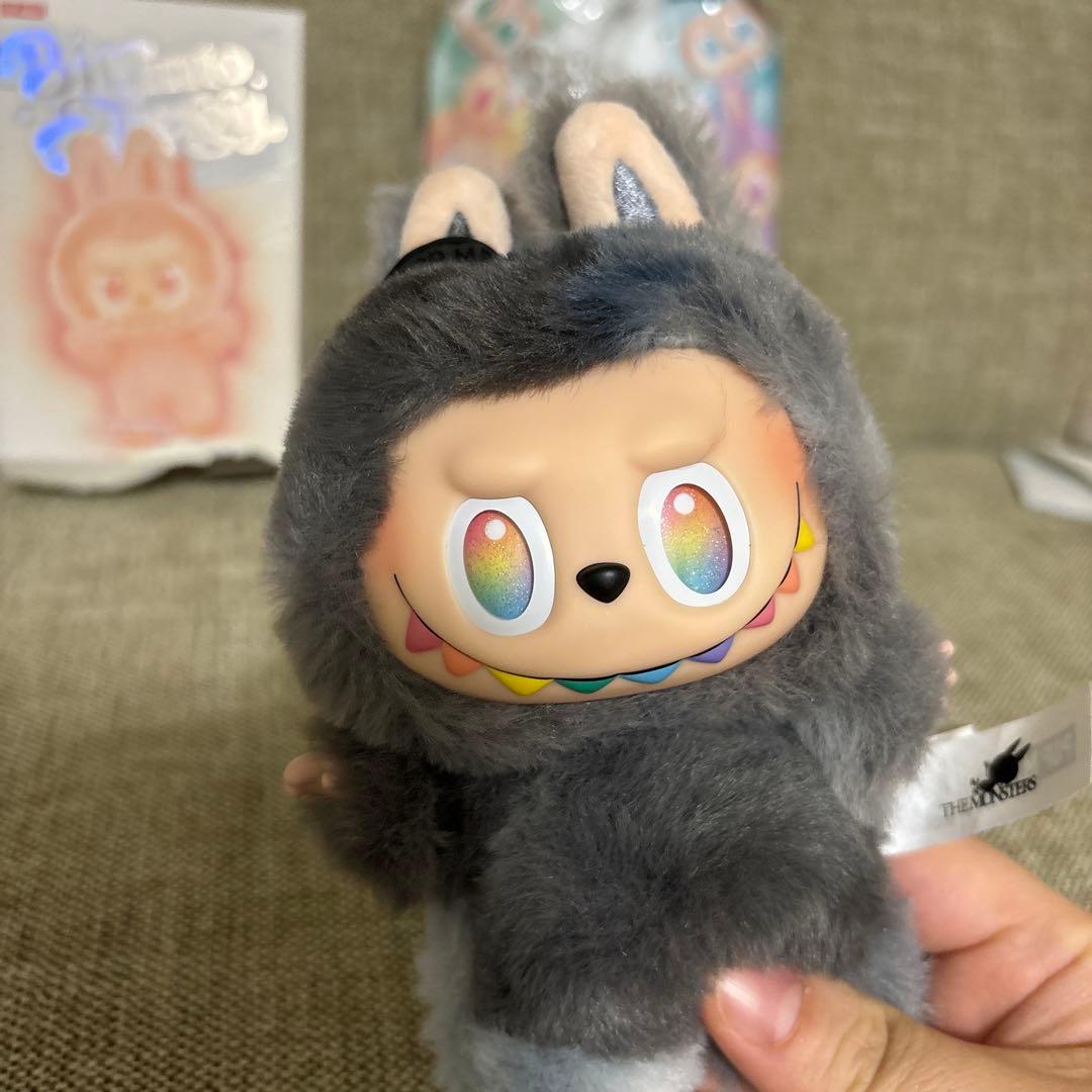 labubu ラブブ　シークレットカラー