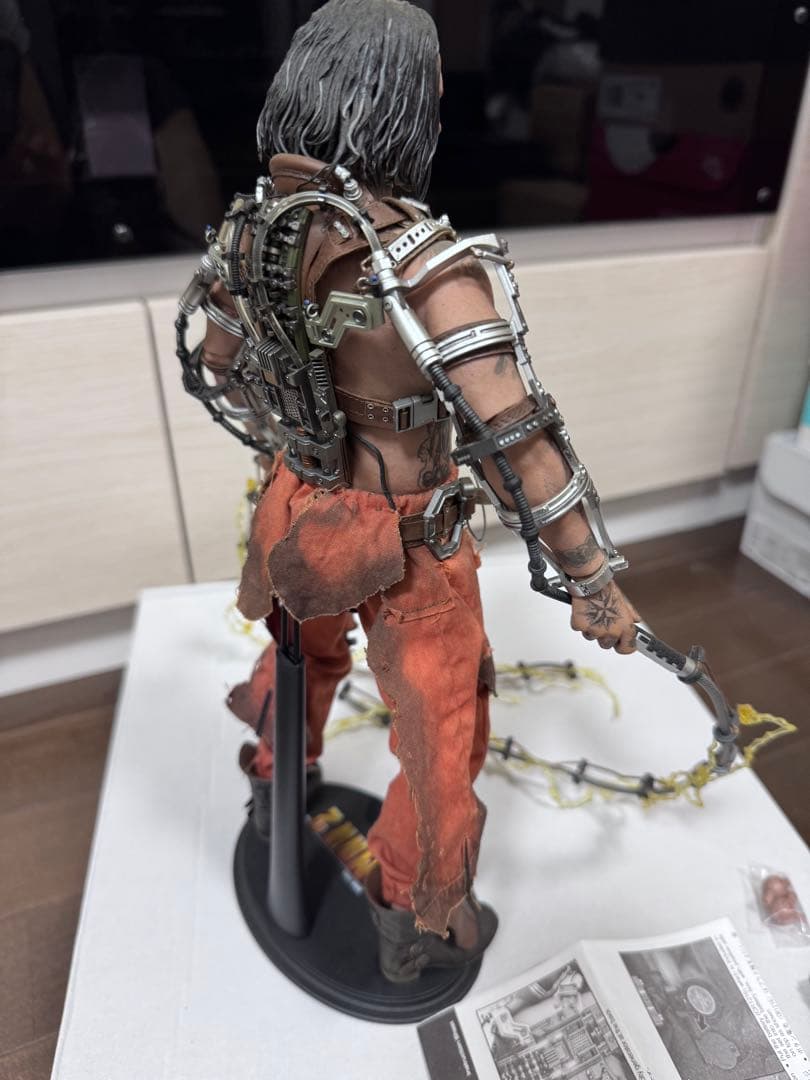 ホットトイズ　1/6ムービーマスターピースアイアンマン 2 ウィップラッシュ