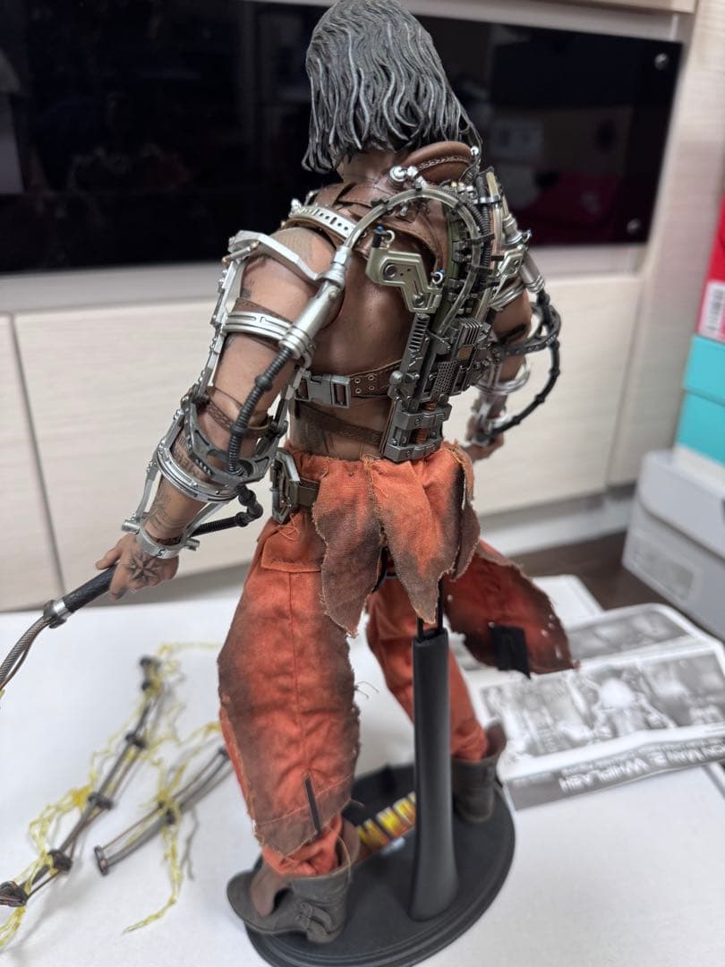 ホットトイズ　1/6ムービーマスターピースアイアンマン 2 ウィップラッシュ