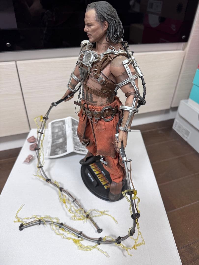 ホットトイズ　1/6ムービーマスターピースアイアンマン 2 ウィップラッシュ