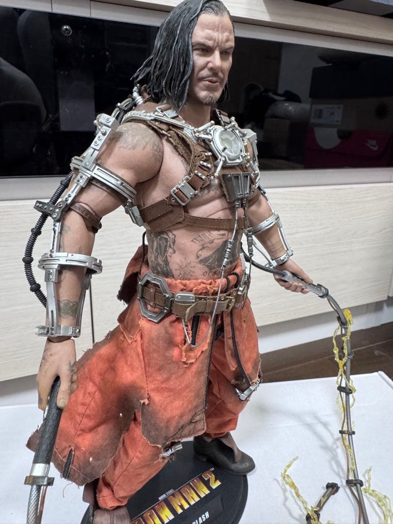 ホットトイズ　1/6ムービーマスターピースアイアンマン 2 ウィップラッシュ
