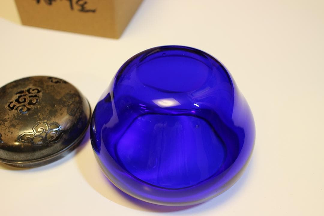 純銀火屋瑠璃香炉　青色ガラス容器 金属蓋付き