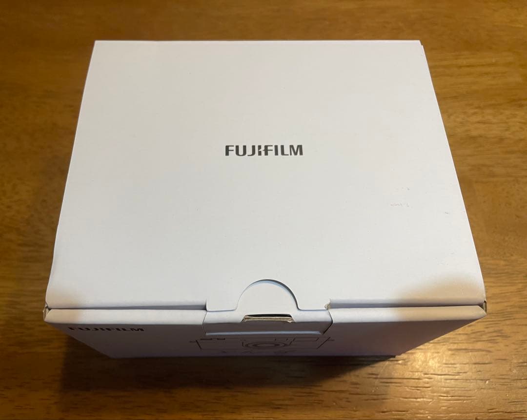 【新品】FUJIFILM デジタルカメラ　X half FX-HF1_S_JP