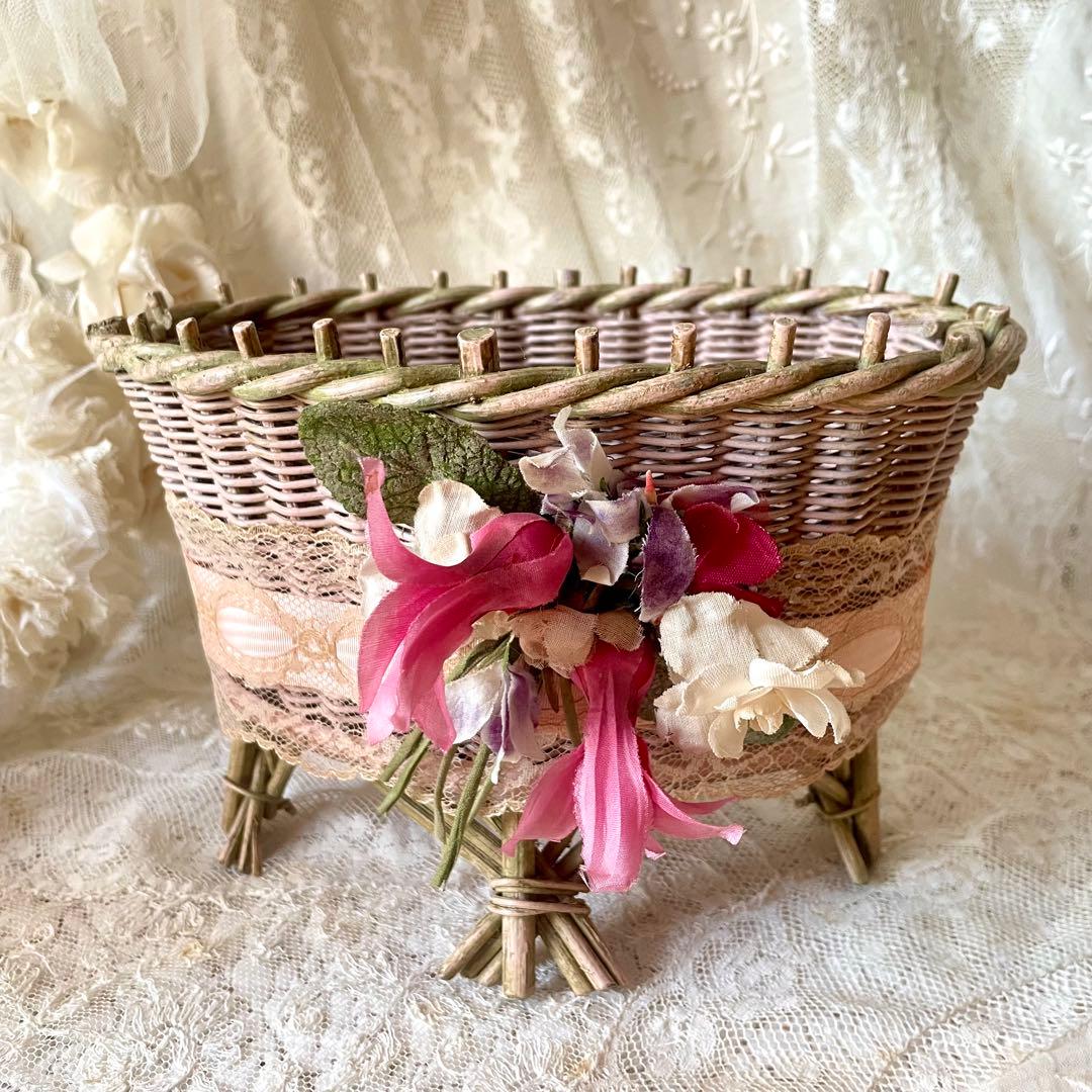 布花付きピンクドールパニエ　フランスアンティーク　かごカゴ籠　プレゼンテーション