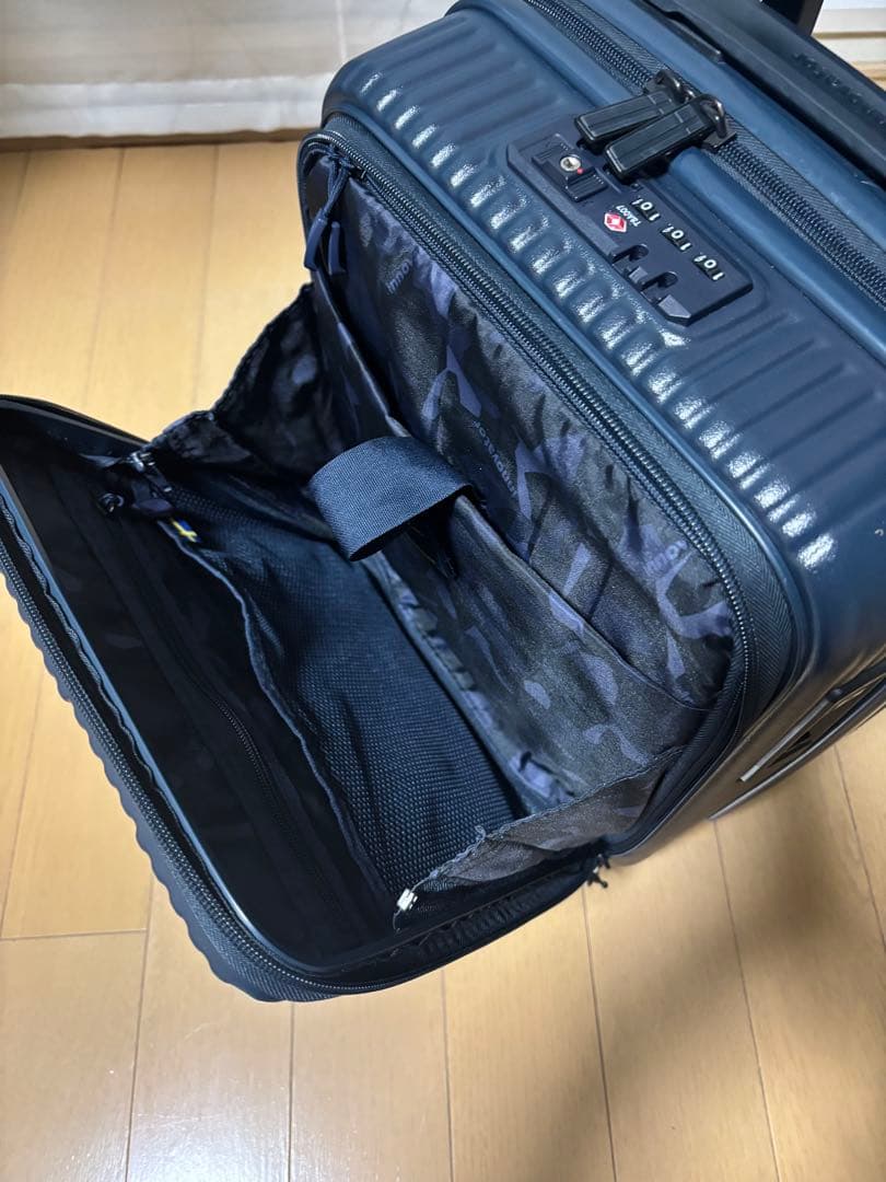 イノベーター キャリーバック　スーツケース 21L 機内持込OK