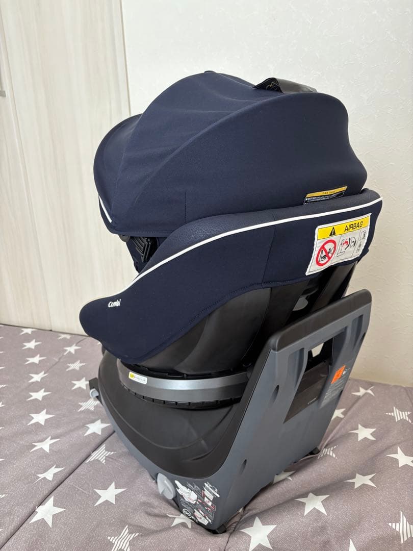 「新生児も安心」コンビ　チャイルドシート　ネイビー