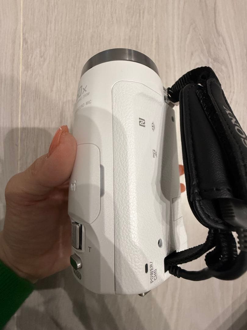 【極美品】SONY デジタルビデオカメラHDRCX680(W)ケース付き。