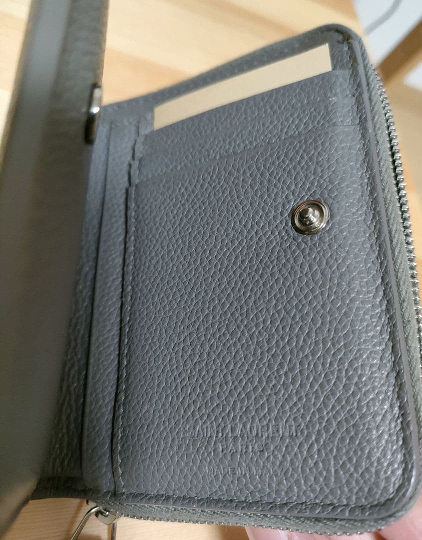 美品SAINT LAURENT グレー 二つ折り財布