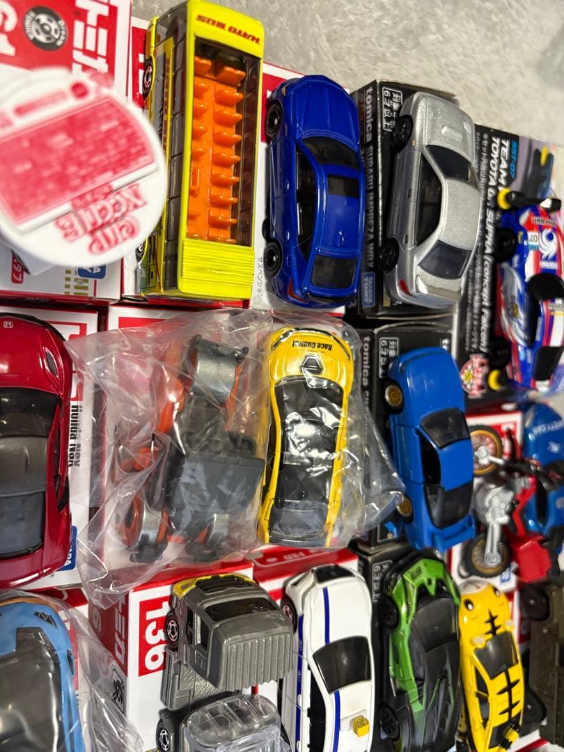 トミカ　42台　まとめ売り
