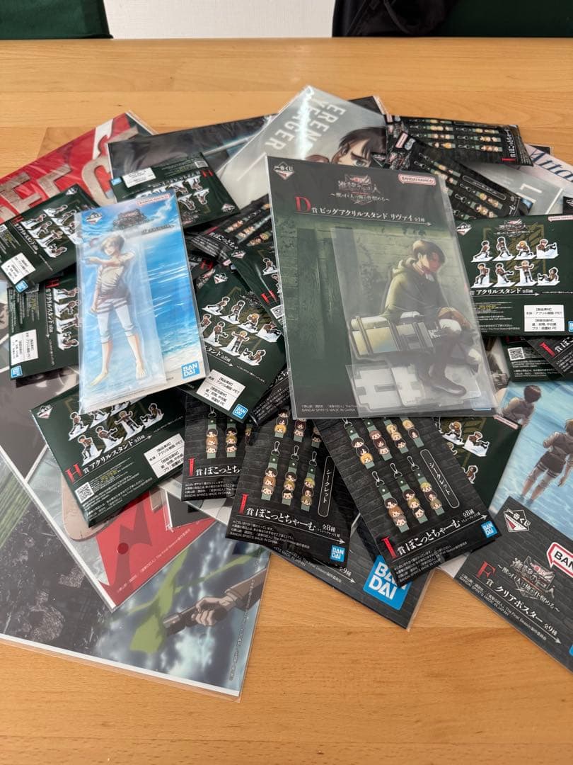 グッズまとめ売り　進撃の巨人　ドラゴンボール　計86点