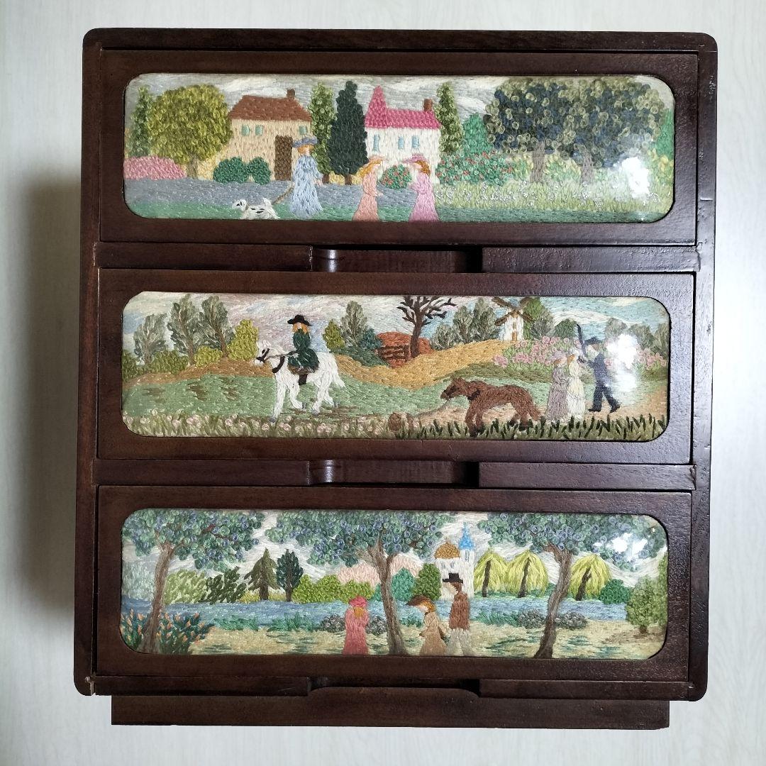 刺繍　木製チェスト　収納ケース　 3段