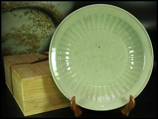 中国美術 白磁 刻 三魚紋 盤 φ31.5cm 明(K-XA764)