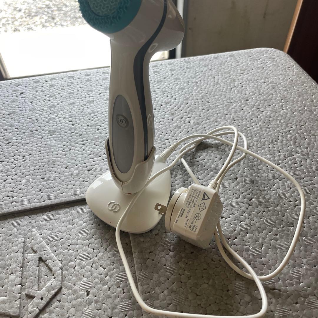 ルミスパ　ニュースキン　洗顔ブラシ ホワイト/ブルー