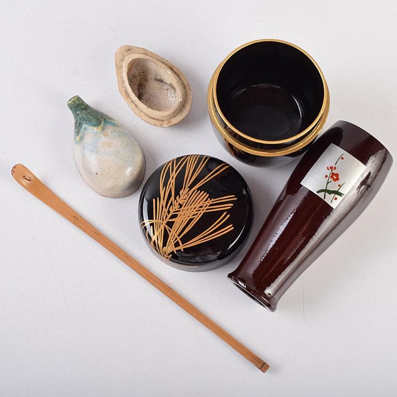 茶道具　柿合溜　四季七宝蒔絵　利休茶箱　赤楽茶碗　棗など　七点一式　MR9485