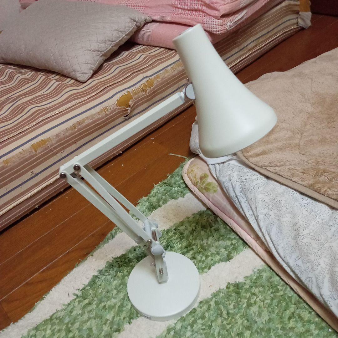 アングルポイズのランプ