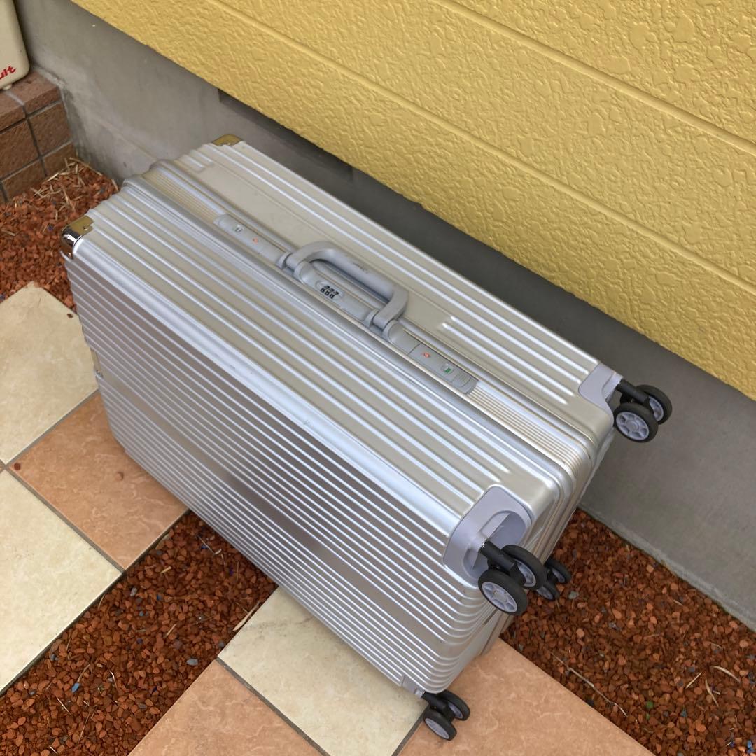 14800→9880 リモア風のビッグサイズのキャリーバッグ