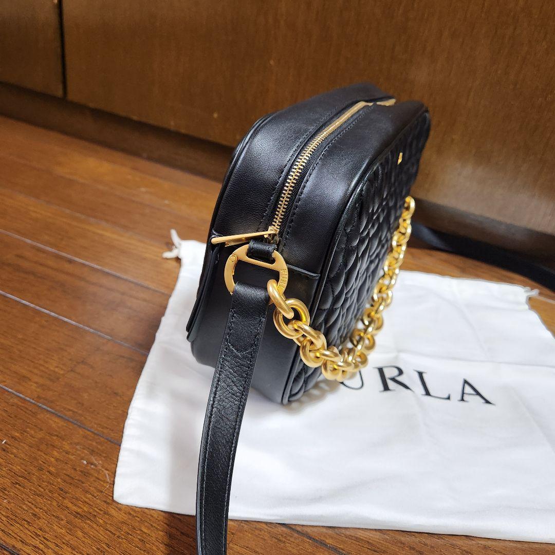 FURLA ブラック ショルダーバッグほぼ未使用！