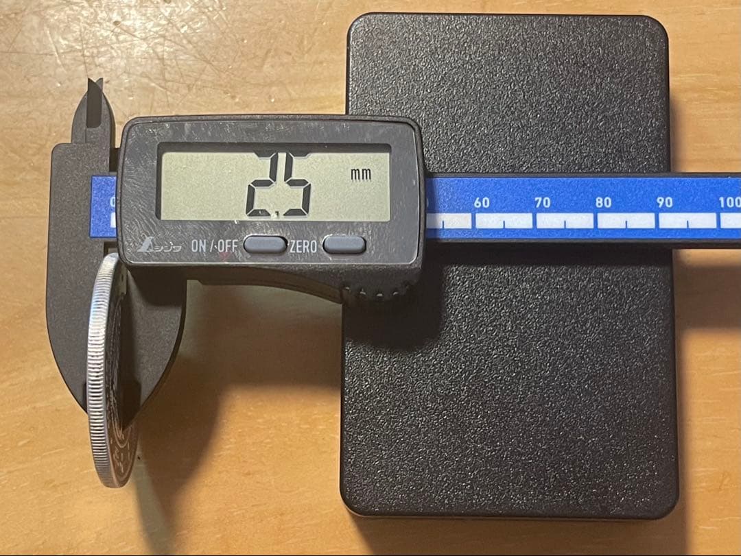 新1円銀貨　明治17年　日本近代貨幣　旧貨幣　古銭　一円銀貨　１圓銀貨　一圓銀貨