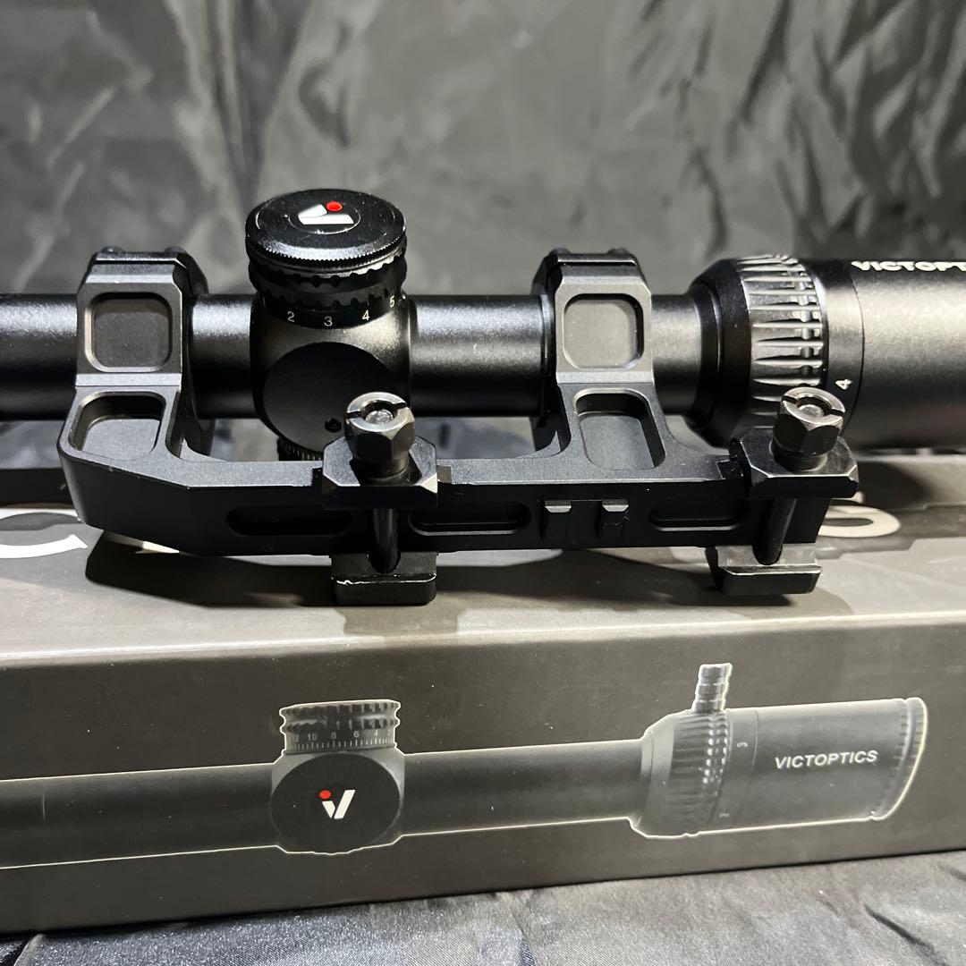 VictOptics ZOD 1-4x20 スコープ　ガイズリータイプマウント