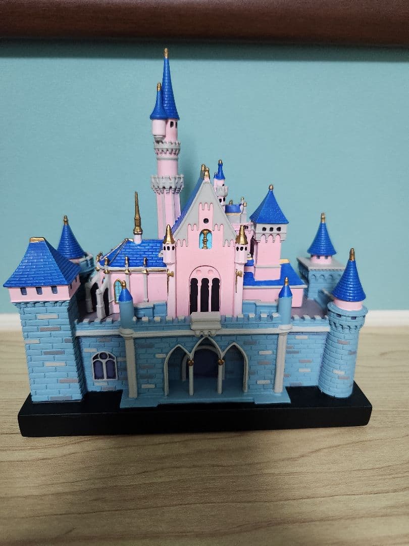 カリフォルニアディズニーランド 70周年　城　フィギュア