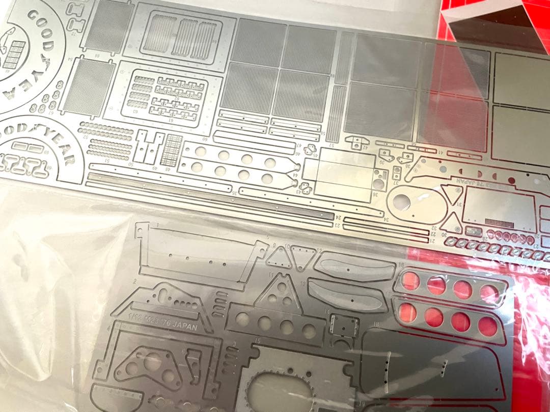 タミヤ 1/12 McLaren M23 1974とE.JAN1976仕様キット