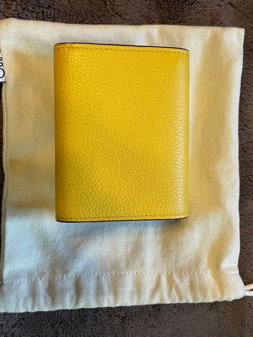 LOEWE 三つ折り財布 イエロー レザー