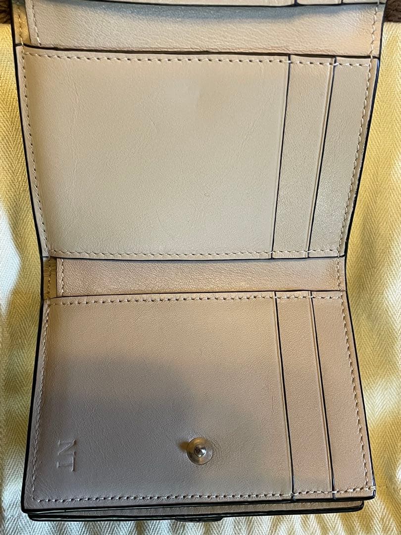 LOEWE 三つ折り財布 イエロー レザー