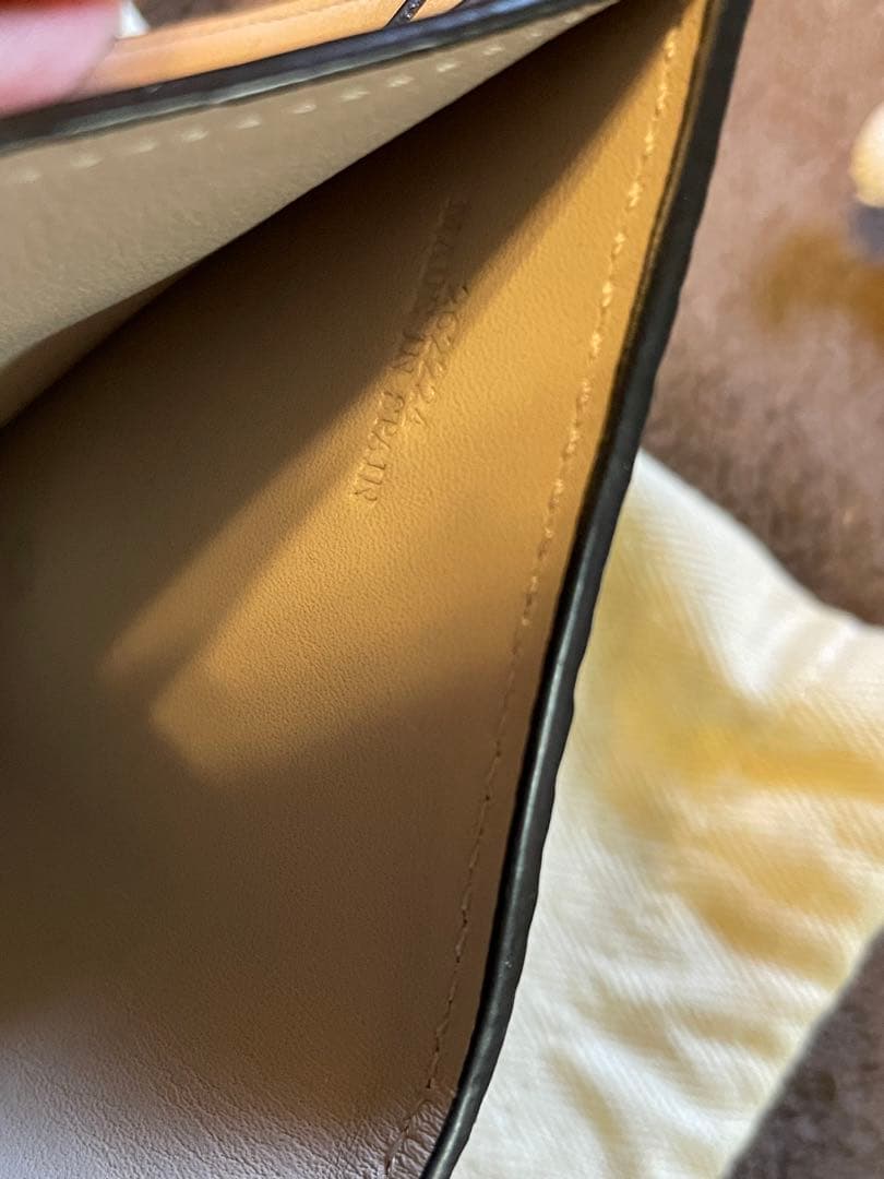 LOEWE 三つ折り財布 イエロー レザー