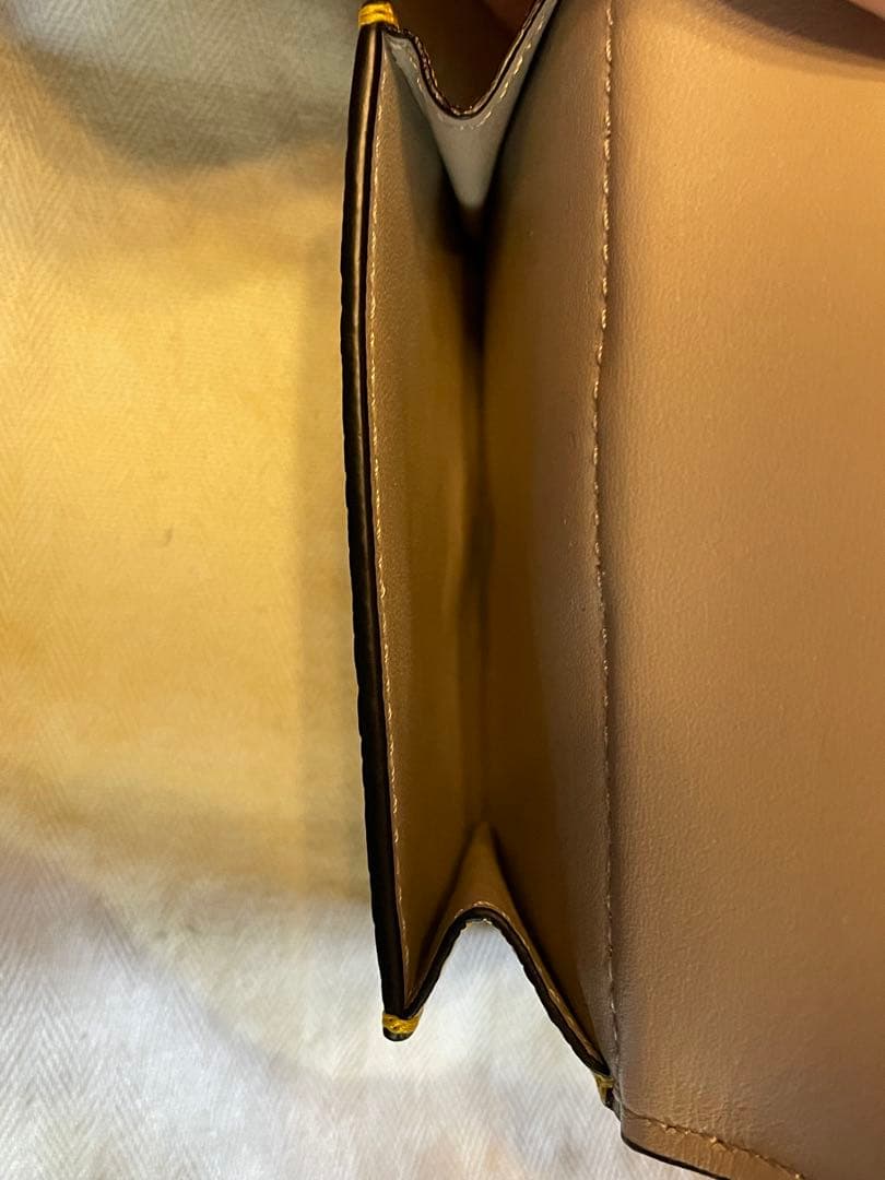 LOEWE 三つ折り財布 イエロー レザー