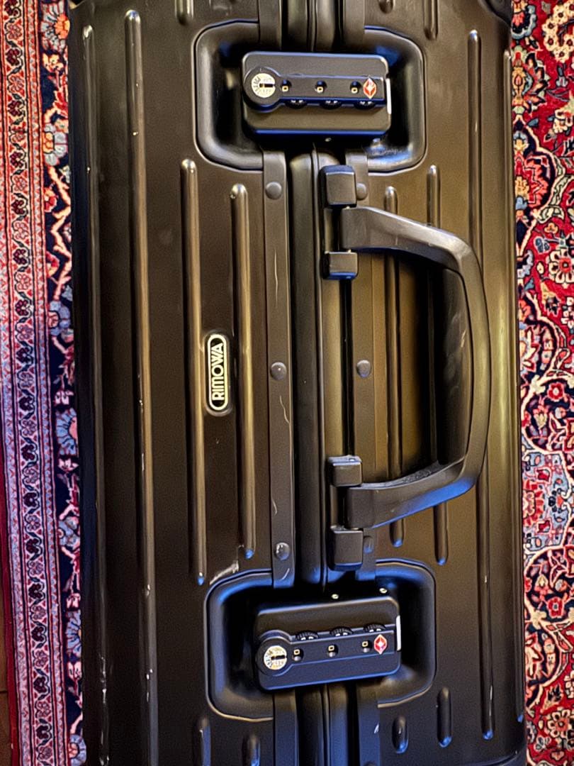 リモワ　ブラック　45リットル　4輪