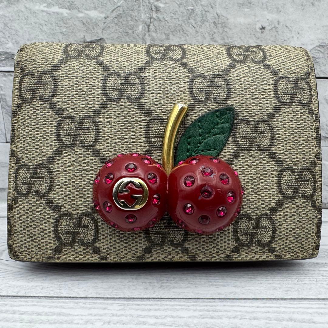 【美品】 GUCCI インターロッキング GG チェリー 二つ折り財布 PVC