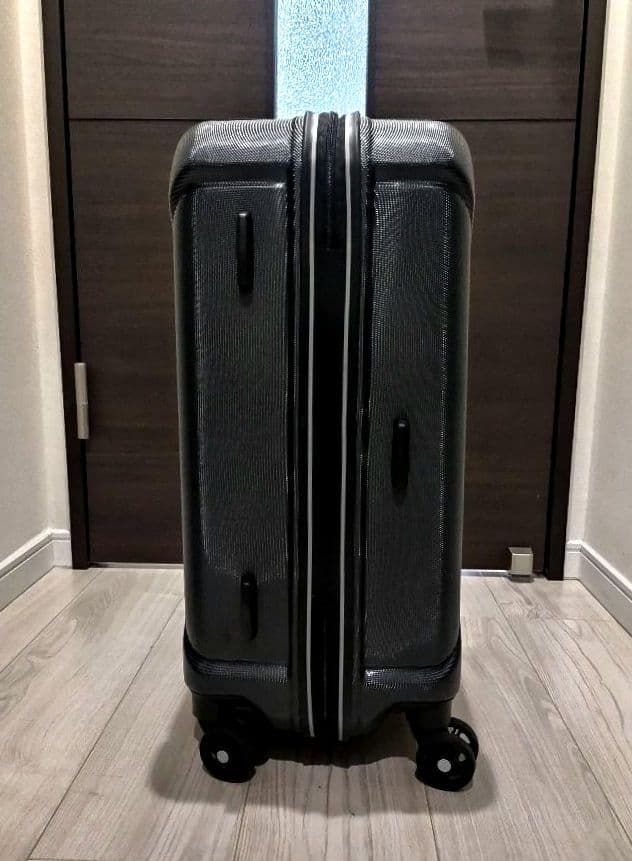 アメリカンツーリスターテクナム　キャリーケース　36L