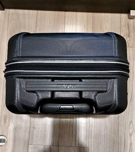 アメリカンツーリスターテクナム　キャリーケース　36L