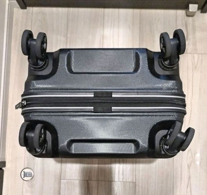 アメリカンツーリスターテクナム　キャリーケース　36L